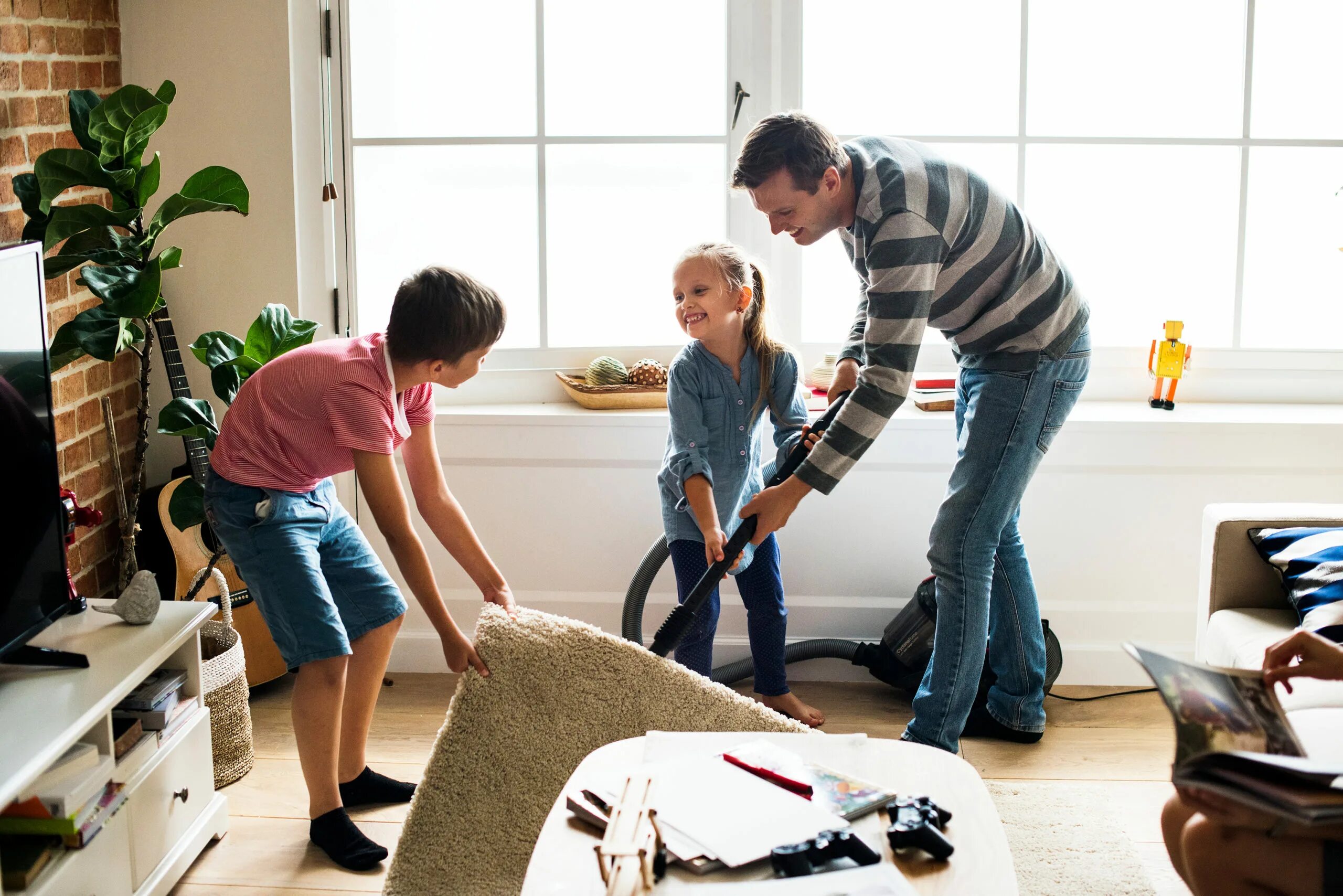 Mum cleans is cleaning