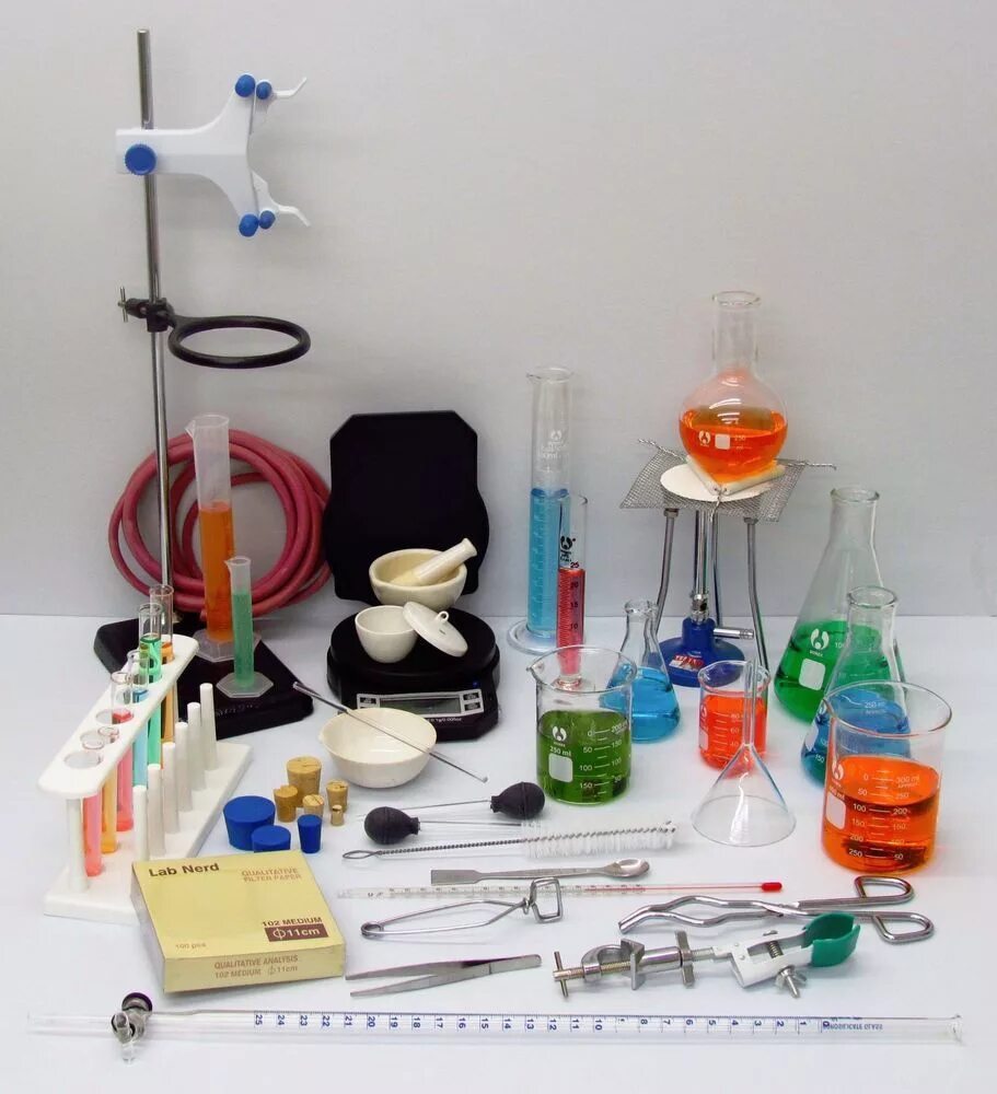 Набор химических веществ. Лабораторные принадлежности. Лабораторные инструменты. Инструменты в лаборатории. Лабораторные инструменты для лаборатории.