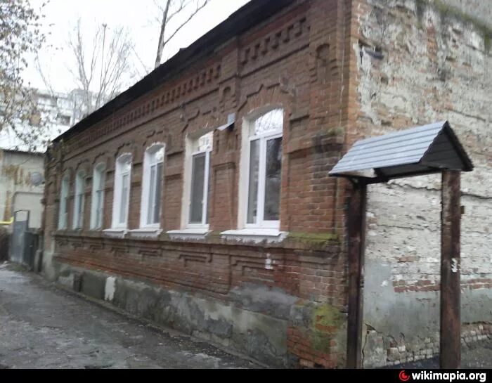 Ул розы люксембург 3. Саратов ул розы Люксембург. Саратов роза Люксембург. Астрахань роза Люксембург.