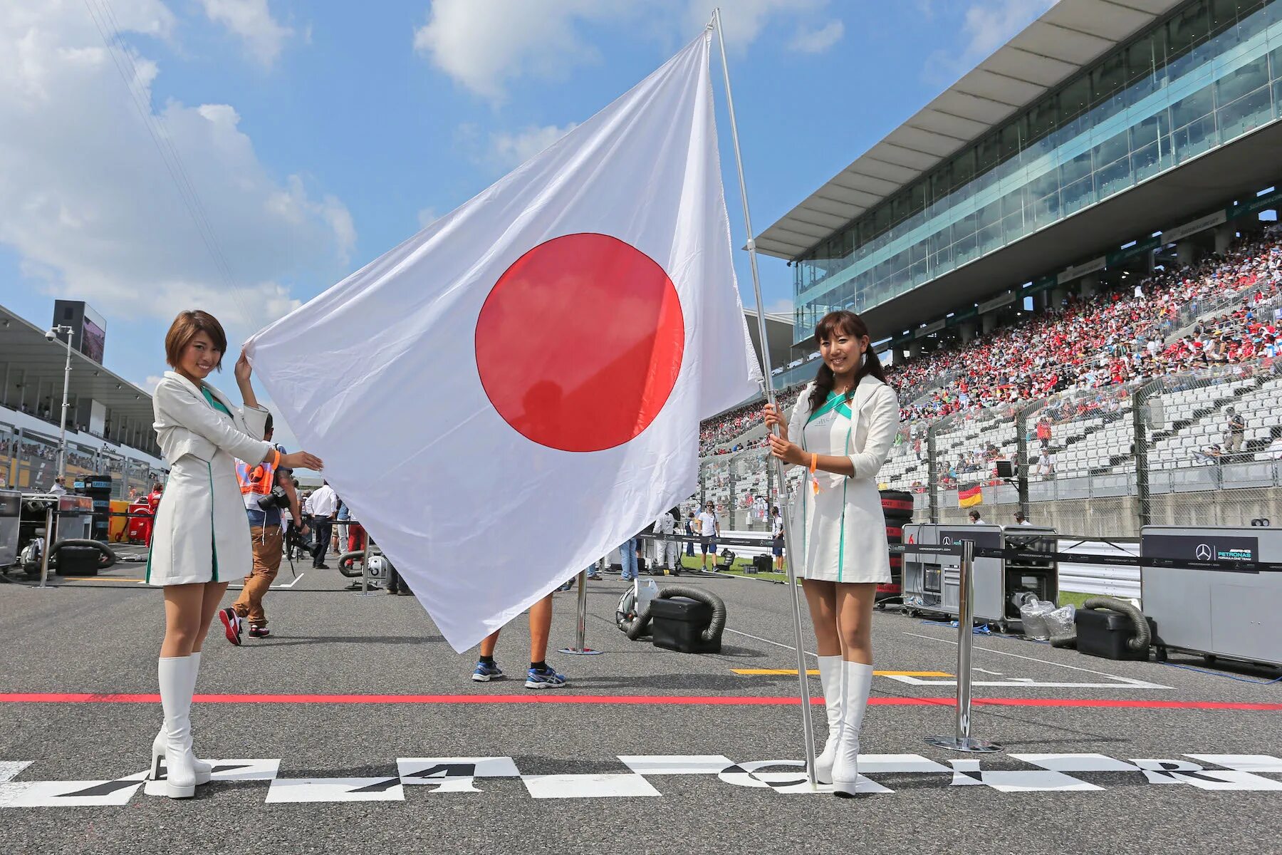 Формула 1 япония гонка. Грид герлз Япония. Ф1 Япония. Формула 1 Япония. Грид герлз на гонках в Японии.