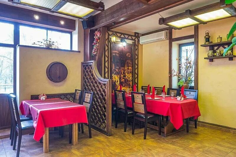 ресторан фрау марта ростов-на-дону на стачки. фрау мюллер ростов-на-дону береговая улица.