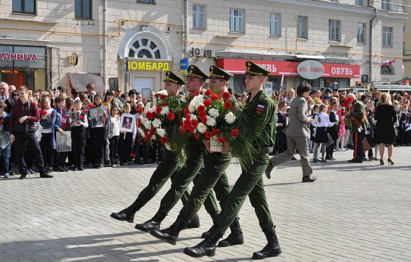 Сценки к 9 мая в доме культуры. Митинг 9 мая. Митинг ко Дню Победы. Фотографии с митинга 9 мая. Митинг на 9 мая идеи.