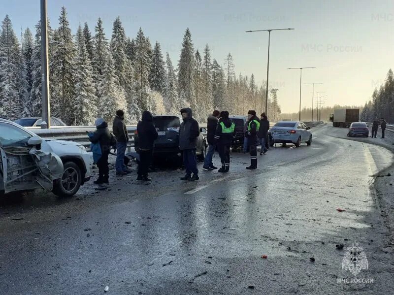 Новости 11 1 2023. Авария на трассе м11 вчера. Авария на м11 в Новгородской области сегодня.