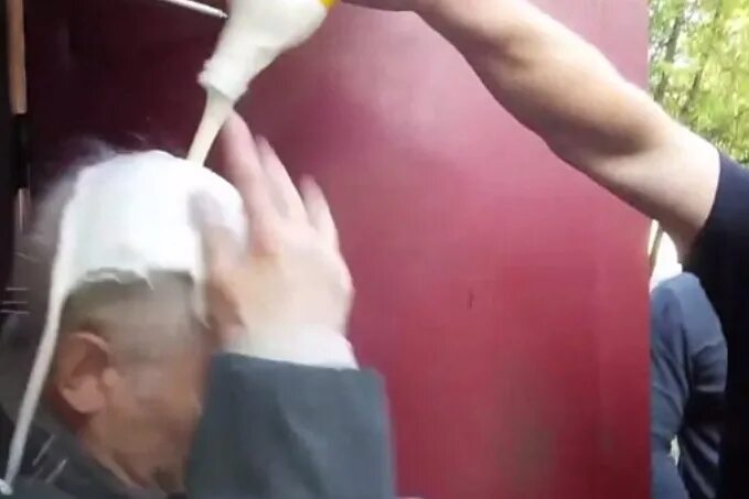 Издевательства над женщинами. Глумление над пенсионером в курске. Глумление над пенсионером в курске. Глумление над пенсионером в курске. Глумление над пенсионером в курске.