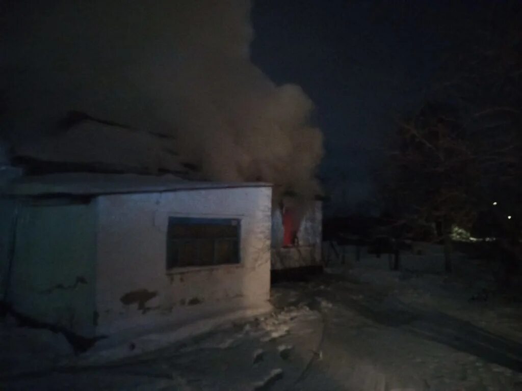 Пожар в Грачевке. Пожар в Липецкой области вчера. Пожар в деревне Грачевка. Савицкое Усманский район пожар.