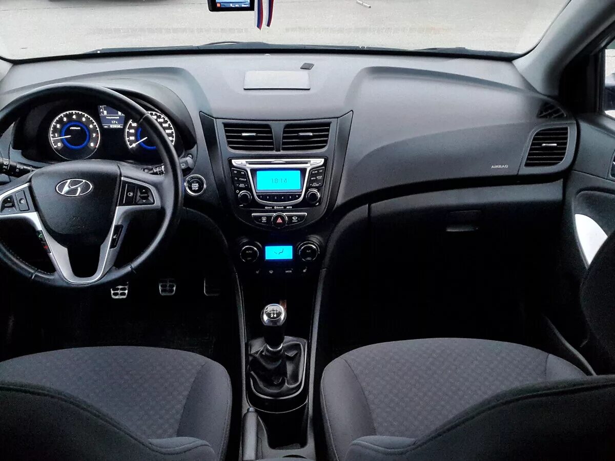 Hyundai solaris 2013 хэтчбек салон. Hyundai solaris внутри. хендай солярис 2016 седан салон. хендай солярис салон внутри 2021. Hyundai solaris 2014 хэтчбек салон.