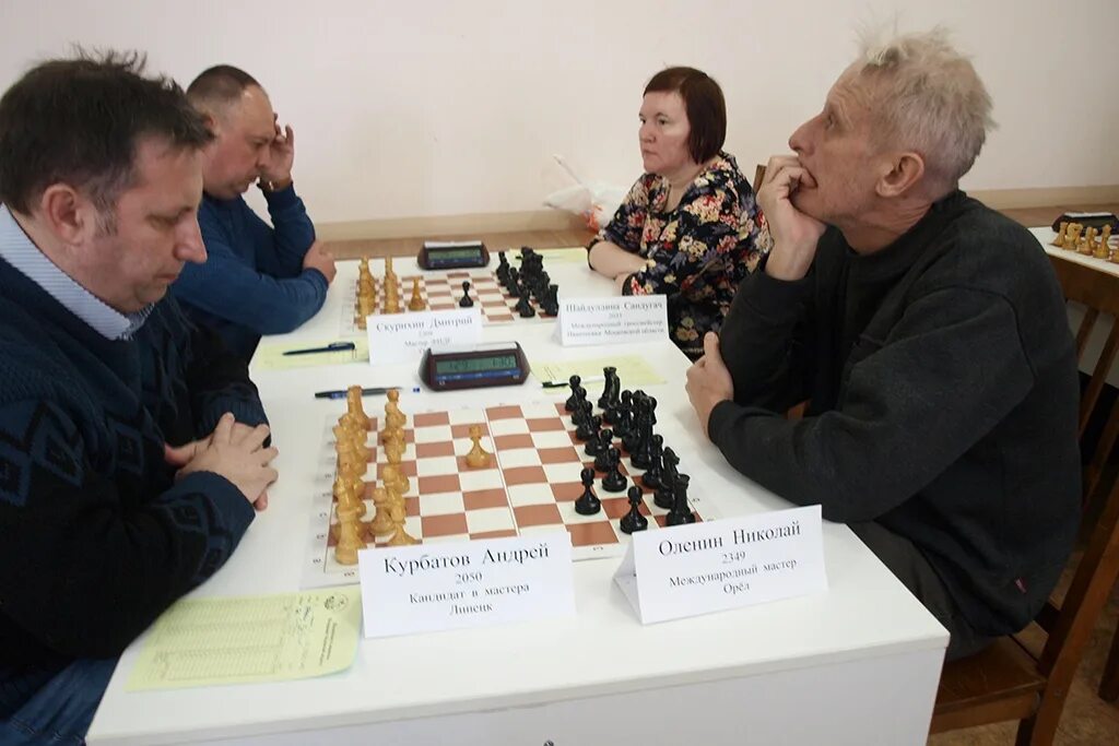 Шахматы деревянные орловская ладья. Шахматы орловский клуб фото. Орлов шахматы ладья. Орел шахматы. Орел шахматы.