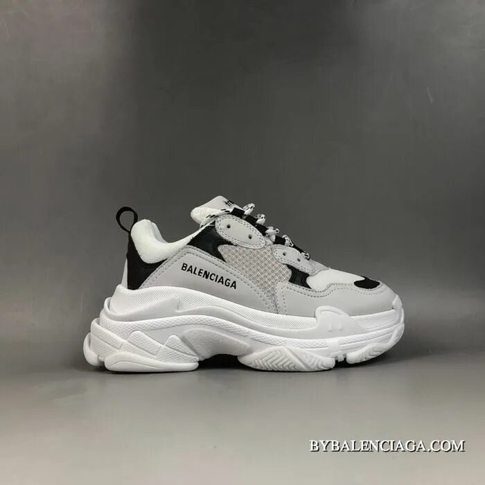 Черно белые баленсиаги. Balenciaga triple s black/white. белые баленсиаги. balenciaga black white. баленсиага 3хл белые.