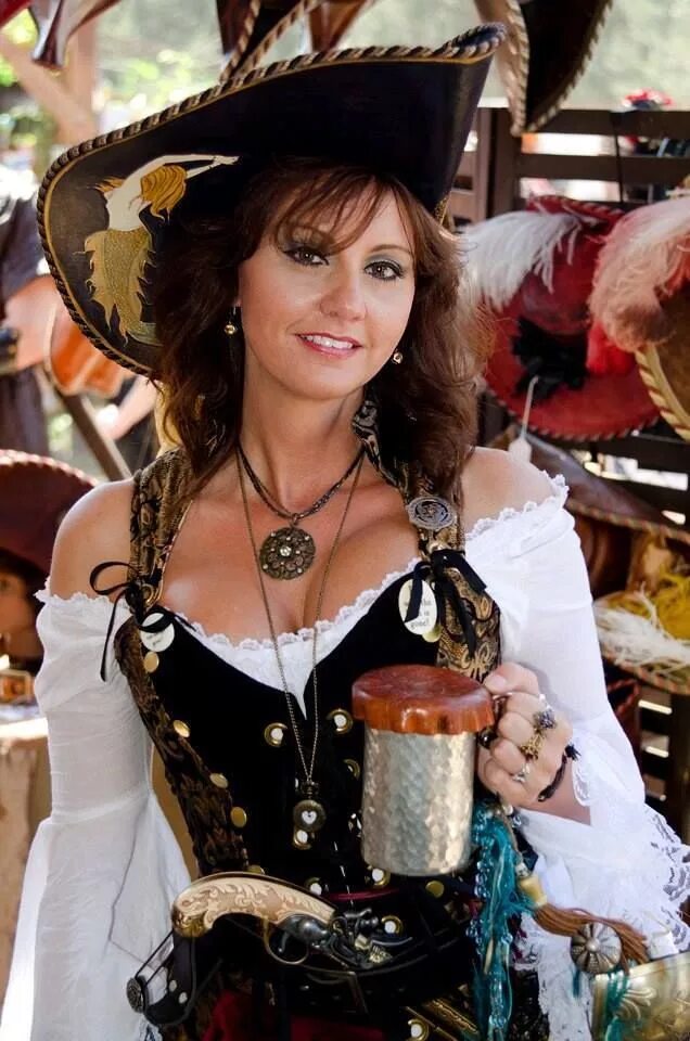 Жакотта Делайе. Жакотта Делайе пират. Красивый образ пиратки. Женщина пиратка.