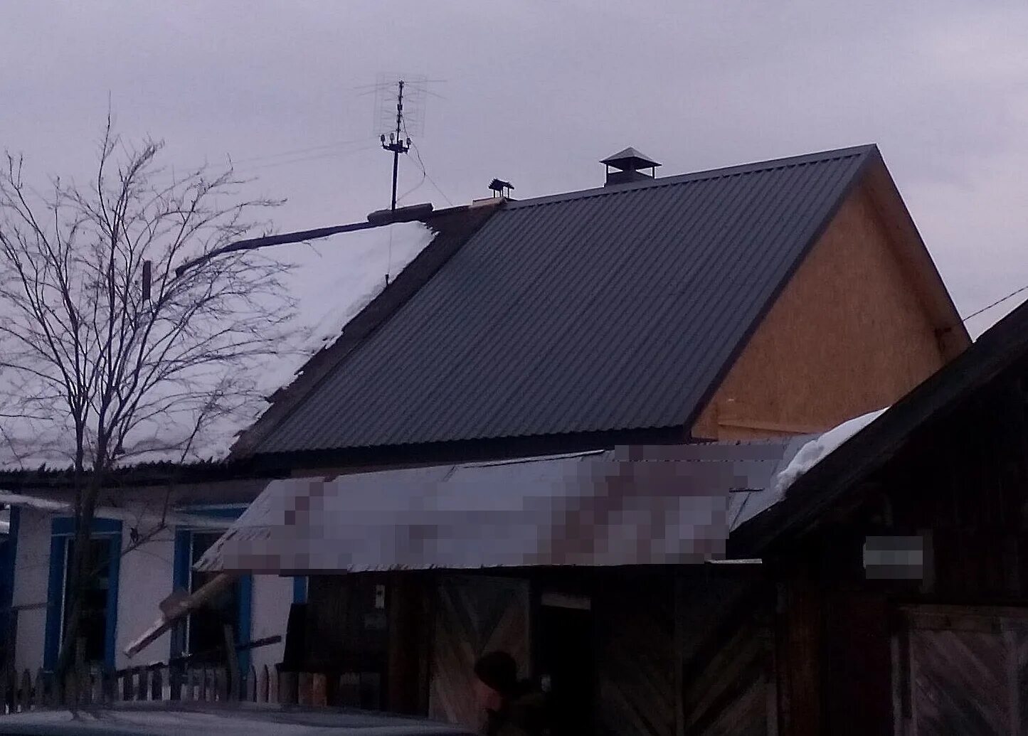 Крыша асбест. Асбестовая крыша. асбест кровля. асбест крыша. кровля из асбеста.