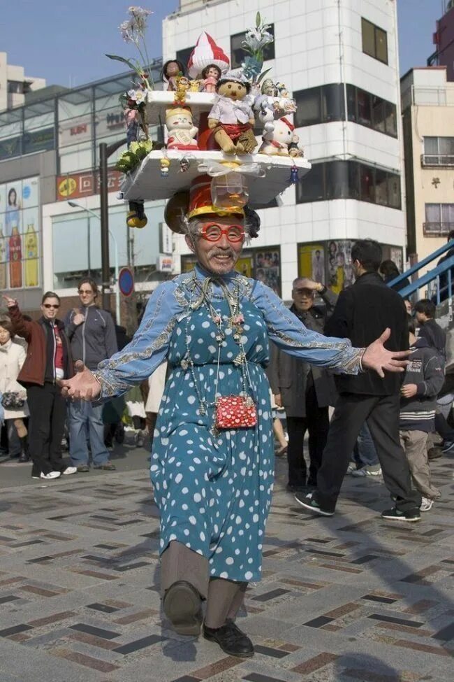 Японские футбольные болельщики. Забавное японское. Прикольный японец. Забавное японское. Странные технологии японии.