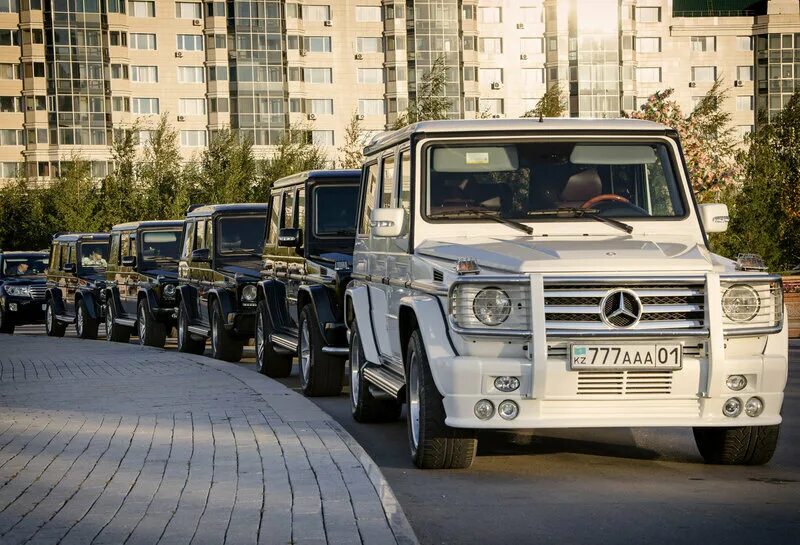 казах на гелендвагене. гелик брабус голубой. гелик казахстан. мерседес g 55 амг. гелик казахстан.