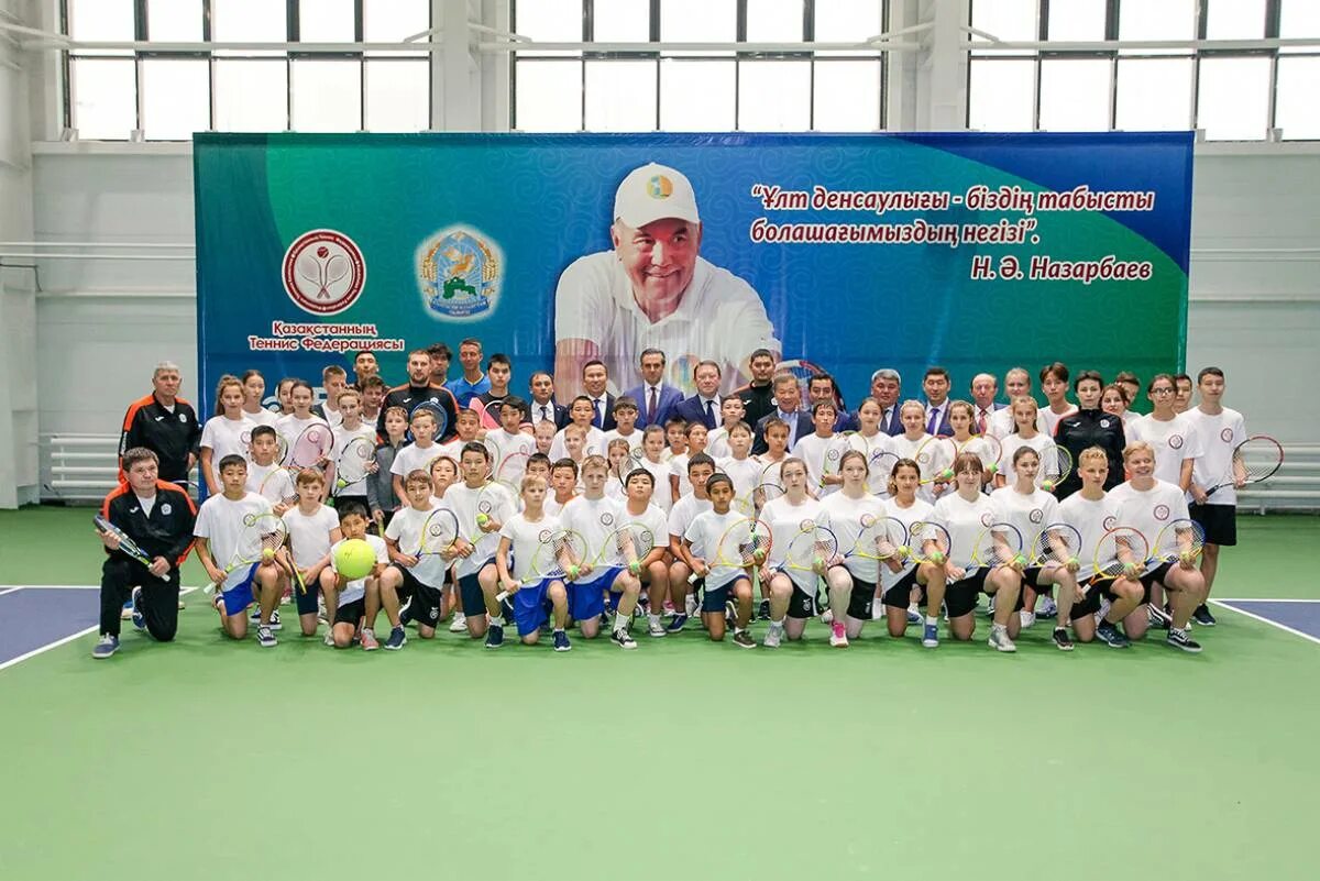 Назарбаев на открытие теннисного центра. Назарбаев на открытие теннисного центра в Уральске. Открытие теннисного центра