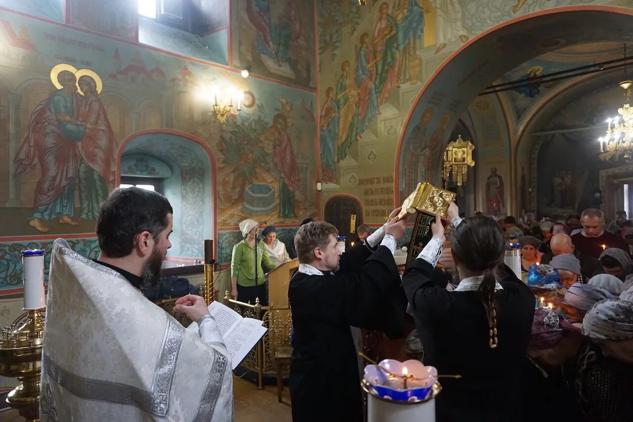 Соборование в никольском храме. Зачатьевский монастырь Соборование. Храм Святодуховский храм Зачатьевский монастырь.