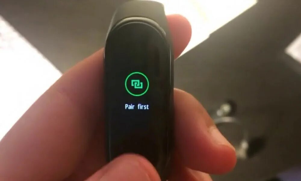 Mi band 3 сброс настроек. как включить часы mi band 4. Mi band 3 зеленый дисплей. Band 4 не включается. значки предупреждения на дисплее фитнес браслета.
