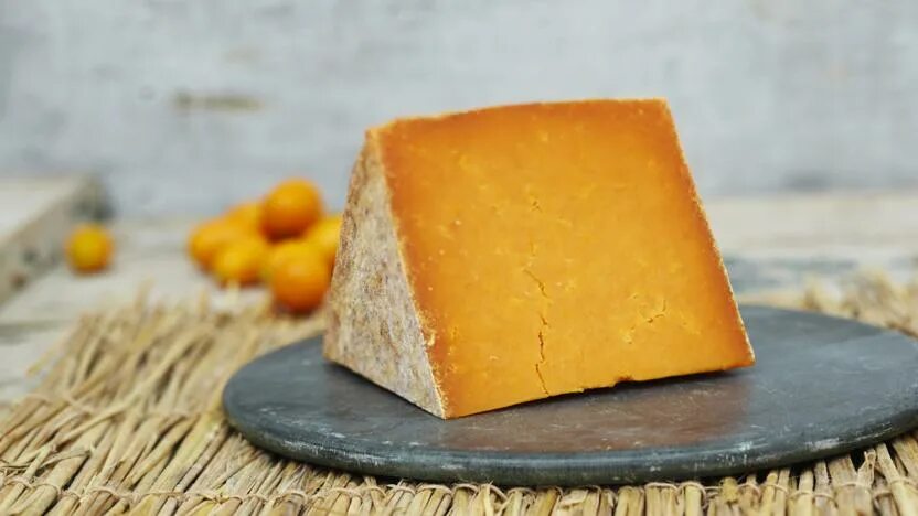 Сыр cheddar. Мюнстер сыр. Сыр чеддер и пармезан. Сыр чеддер. Дефекты сыра.