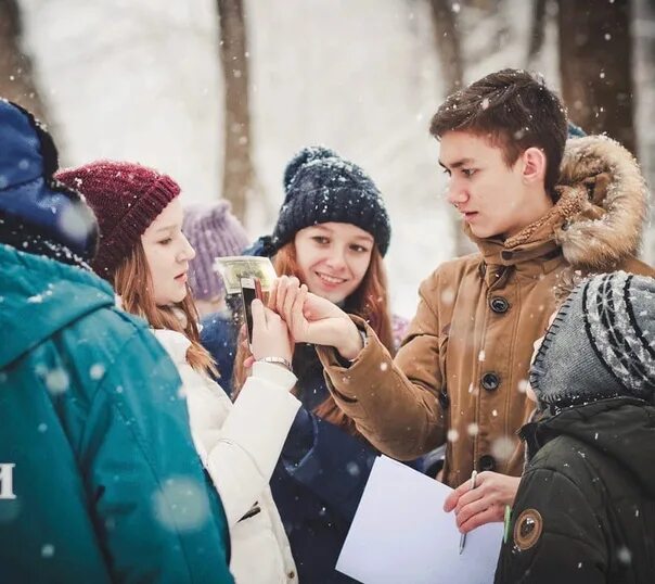 Тимбилдинг для детей зимой. Корпоратив на свежем воздухе зимой. Квесты зимой. Квест на природе зимой. Зимний тимбилдинг для детей.