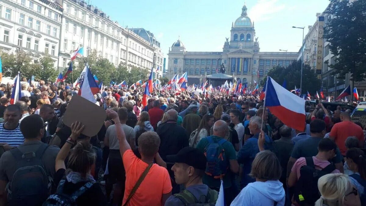 Митинг в Праге 2022. Протесты в Праге 2022. Демонстрация в Чехии. Митинги в Европе Украина.
