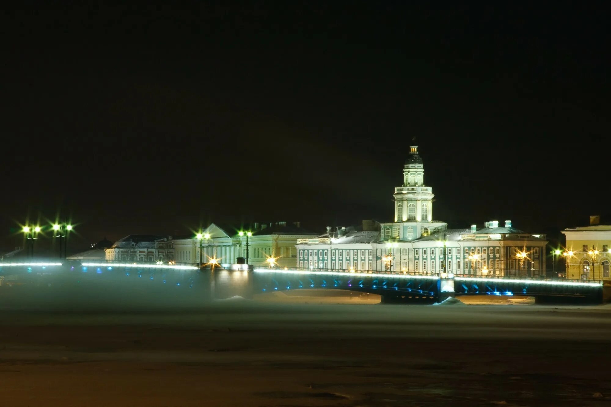 Температура ночью в петербурге. Кунсткамера ночной петербург. ночь в питере зимой. питер ночью. зимний питер ночью.