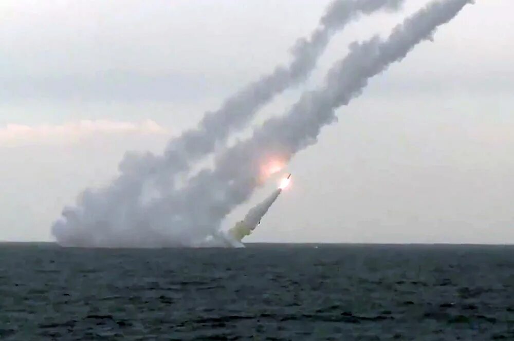 Корабль дагестан каспийская флотилия. Ракета 3м-80 москит. Каспийская флотилия вмф. Ракеты каспийской. Град свияжск корабль.