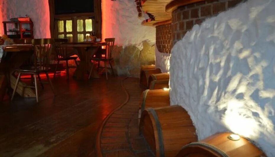 Наливай слушать онлайн. Наливай мп3. Чарльз таверна геншин. Морровинд арт трактир. Бар распутинский тюмень.