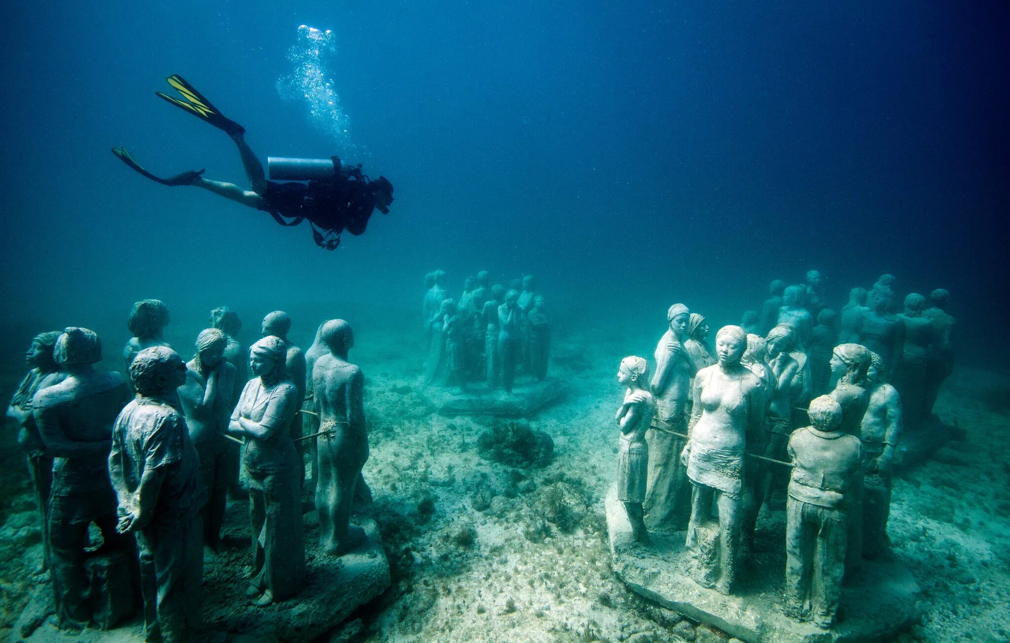 Тайны океанов документальный. Канкун Мексика подводный музей. Канкун музей подводных скульптур. Подводный музей скульптур в Канкуне. Музей подводных скульптур Мексика.