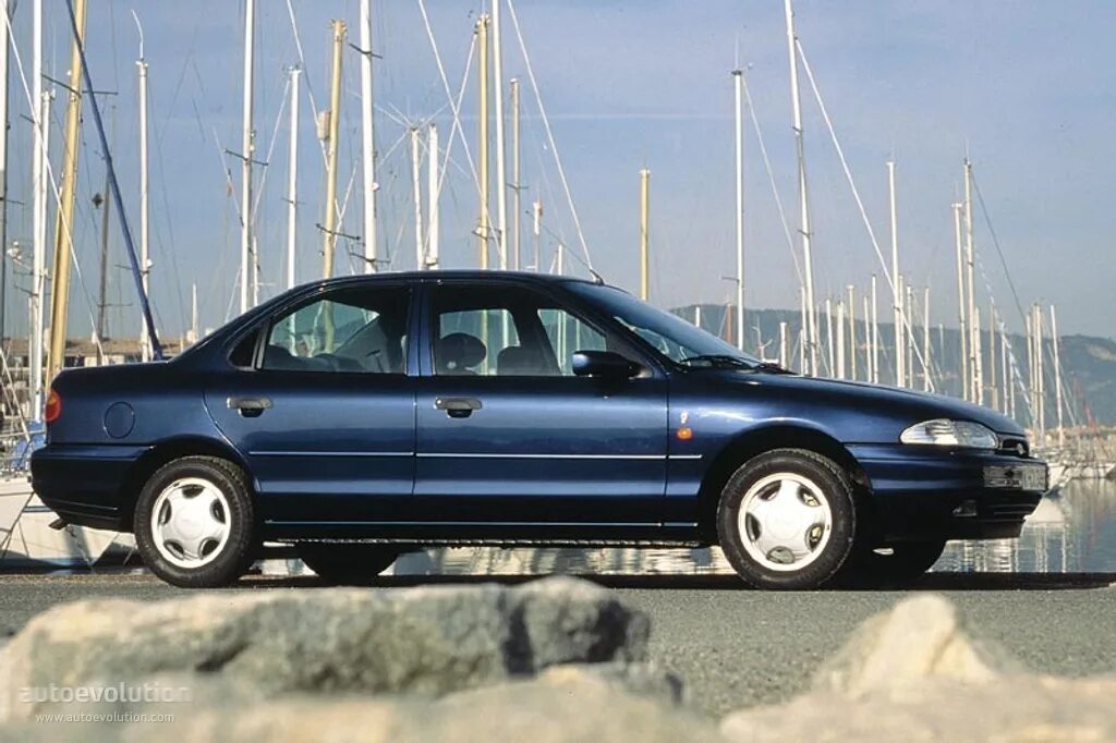 Форд мондео 1. Ford Mondeo 1. Ford Mondeo 1 поколение. Ford Mondeo 1993. Ford Mondeo 1.8 1996.