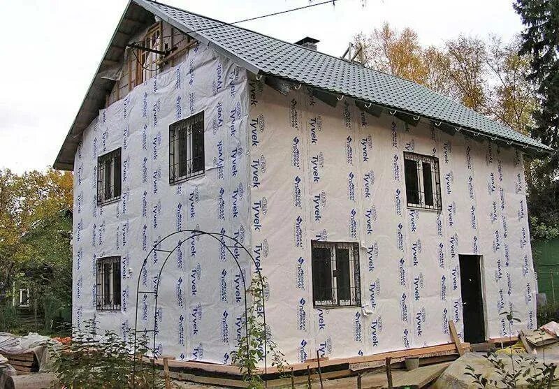 Тн фасад сайдинг технониколь. Мембрана под сайдинг. Гидроветрозащитная мембрана под сайдинг. Tyvek airguard sd5. Мембрана под сайдинг.