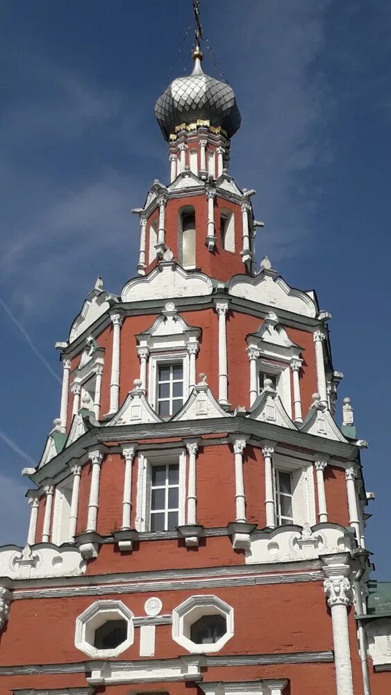 Храмы нарышкинского барокко. Московское нарышкинское барокко 17 века. Церковь покрова в филях нарышкинское барокко 17 в. Памятник архитектуры 17 века нарышкинское барокко. Церковь в филях нарышкинское барокко.