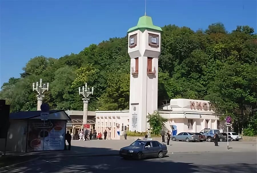 Кисловодск можно ли приехать. Кисловодск вокзал. Кисловодск (станция). Станция минутка Кисловодск. Кисловодские часы.