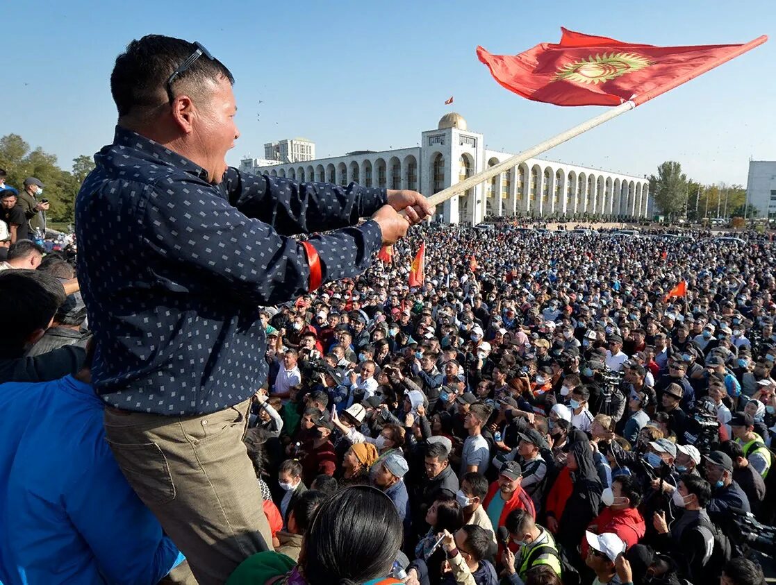 6 октября 2010. Революция 2005 в Киргизии Бишкек. Революция в Киргизии (2020). Революция Бишкек 2020. Протесты в Киргизии 2020.