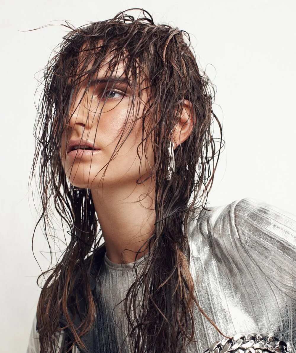 Мокрые волосы мужчины. Мокрые волосы. Девушка с мокрыми волосами. Фотосессия с мокрыми волосами. Прическа мокрый эффект.