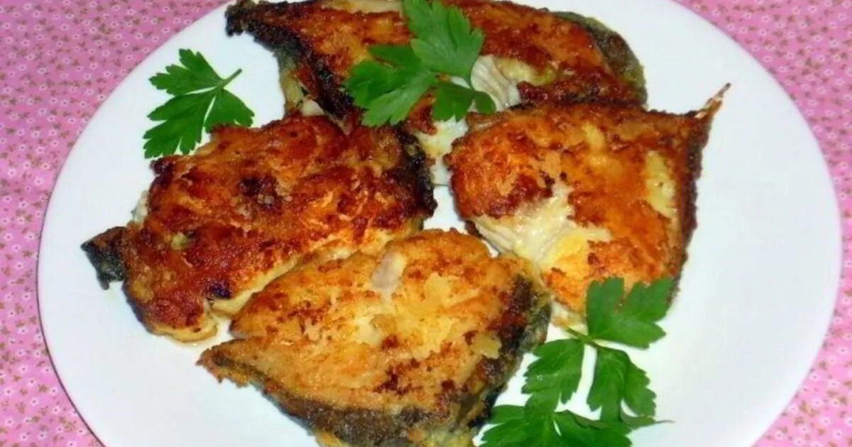 Пожарить зубатку на сковороде вкусно как стейк. Зубатка рыба стейк. зубатка жареная на сковороде. рыба зубатка жареная. горячие блюда из зубатки.