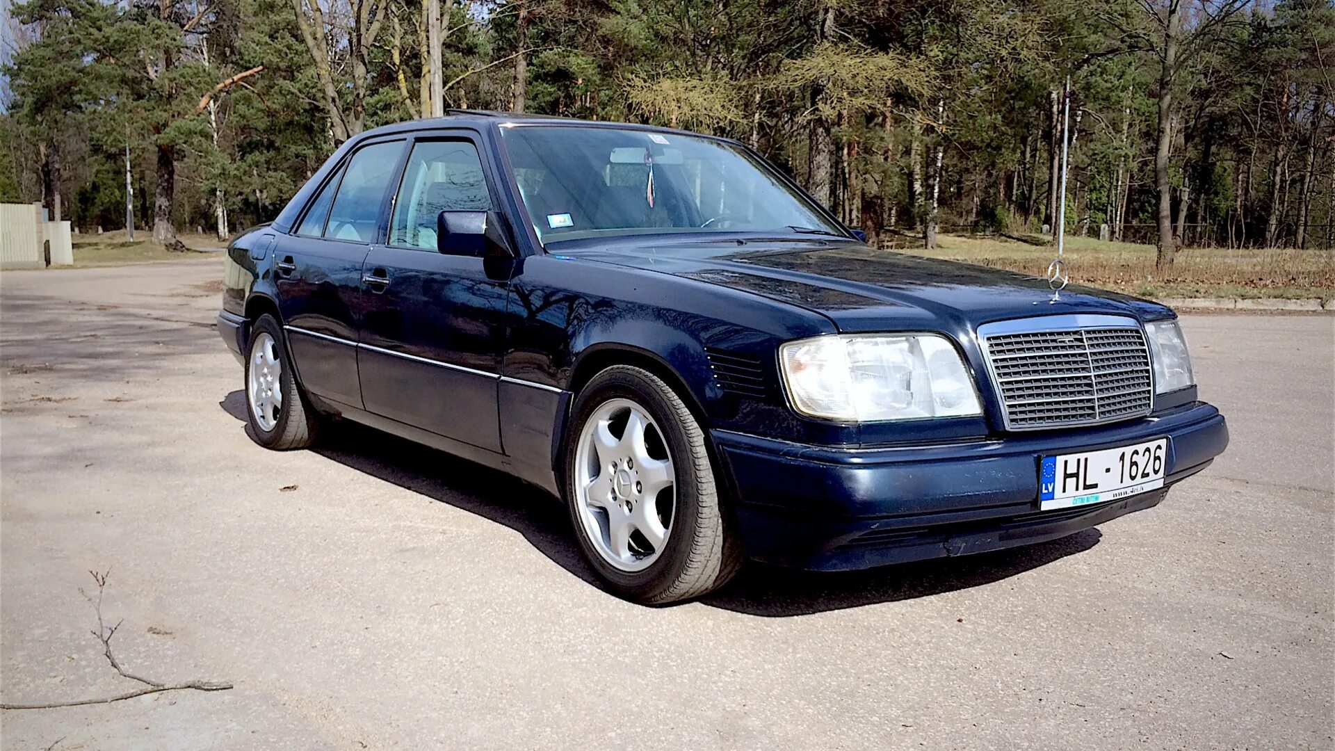 мерседес 124 голубой. мерседес бенц w124. Mercedes benz w124 e200. мерседес 124 темно серый цвет. мерседес 124 синий металлик.