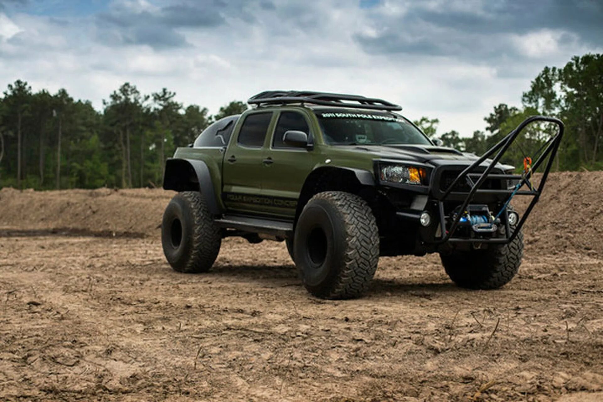 Лучшие автомобили полный привод. Toyota Tacoma Polar Expedition. Тойота Такома для экспедиции. Toyota Tacoma оффроад. Toyota Tacoma Trophy Truck.