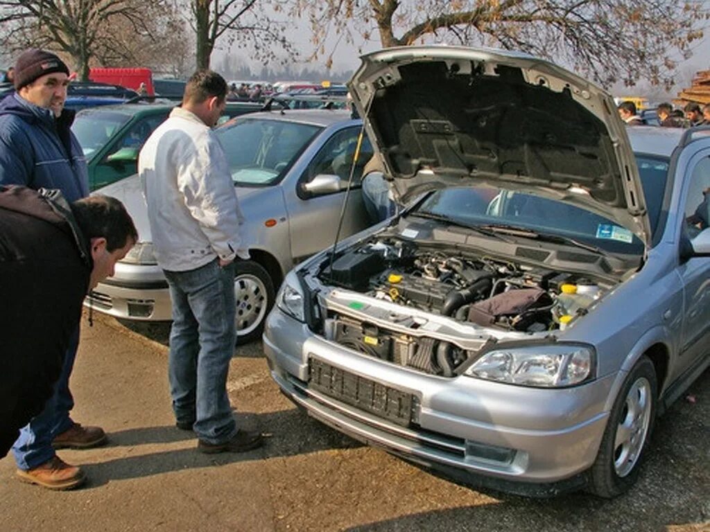 Перекупщик автомобилей. Перекуп машин. Авторынок перекуп. Перекупщики автомобилей б/у. Продажа автомобиля перекупам