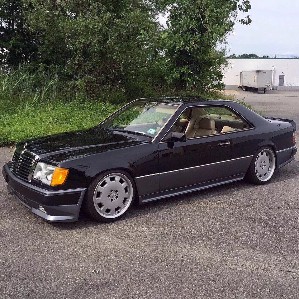 Мерседес 124 купе АМГ. Mercedes w124 Coupe AMG. Мерседес w124 купе АМГ. Mercedes 124 Coupe Tuning.