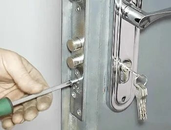 Как разобрать замок с защелкой