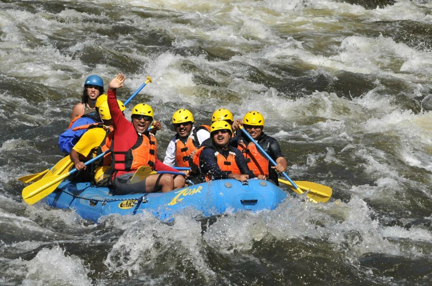 Do water sports. Водные виды спорта. Рафтинг это вид спорта. Водный туризм. Вид спорта по горным рекам.