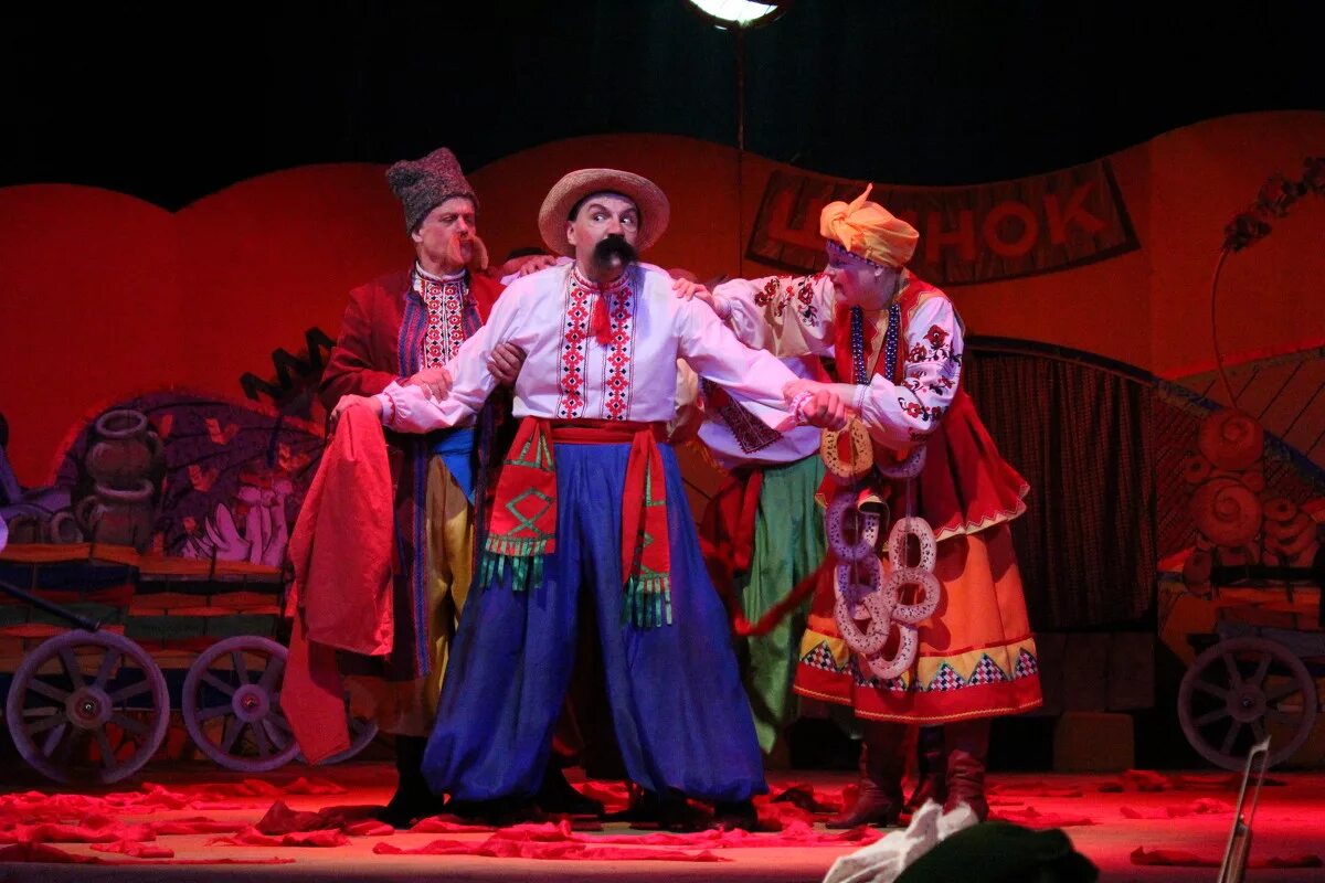 Ярмарка оперный. Ярмарка оперный. Мусоргский сорочинская ярмарка. Ярмарка оперный. Сорочинская ярмарка опера большой театр.