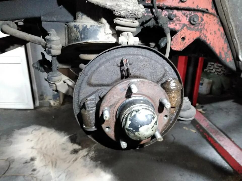 Задние дисковые тормоза на газель 3302. Переделка тормозной барабан 2106. Задних тормозных дисков киа сид 2. Задние дисковые тормоза мерседес w460. Ручник w201.