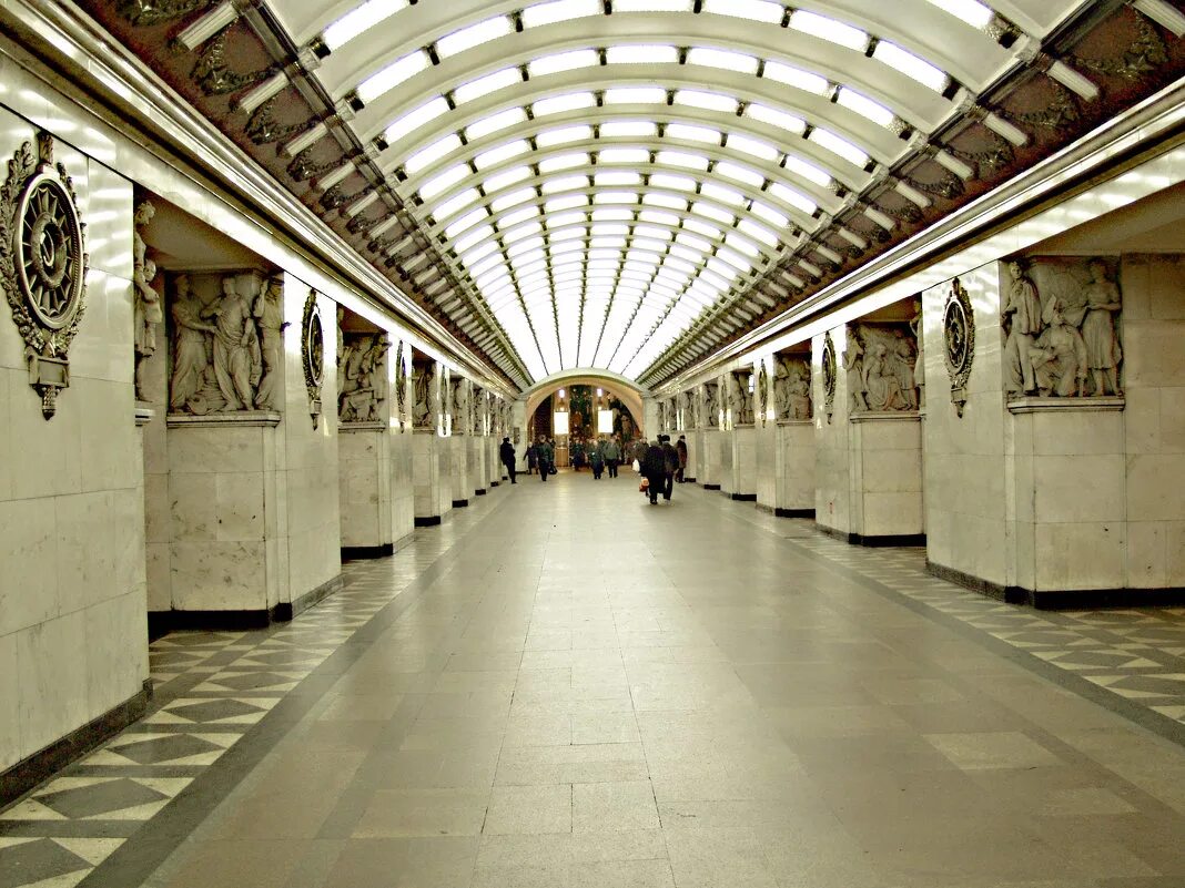 Нарвская какое метро. Петербургский метрополитен нарвская. станция метро нарвская санкт-петербург. станция метро нарвская спб. &quot;нарвская&quot; - станция петербургского метрополитена.