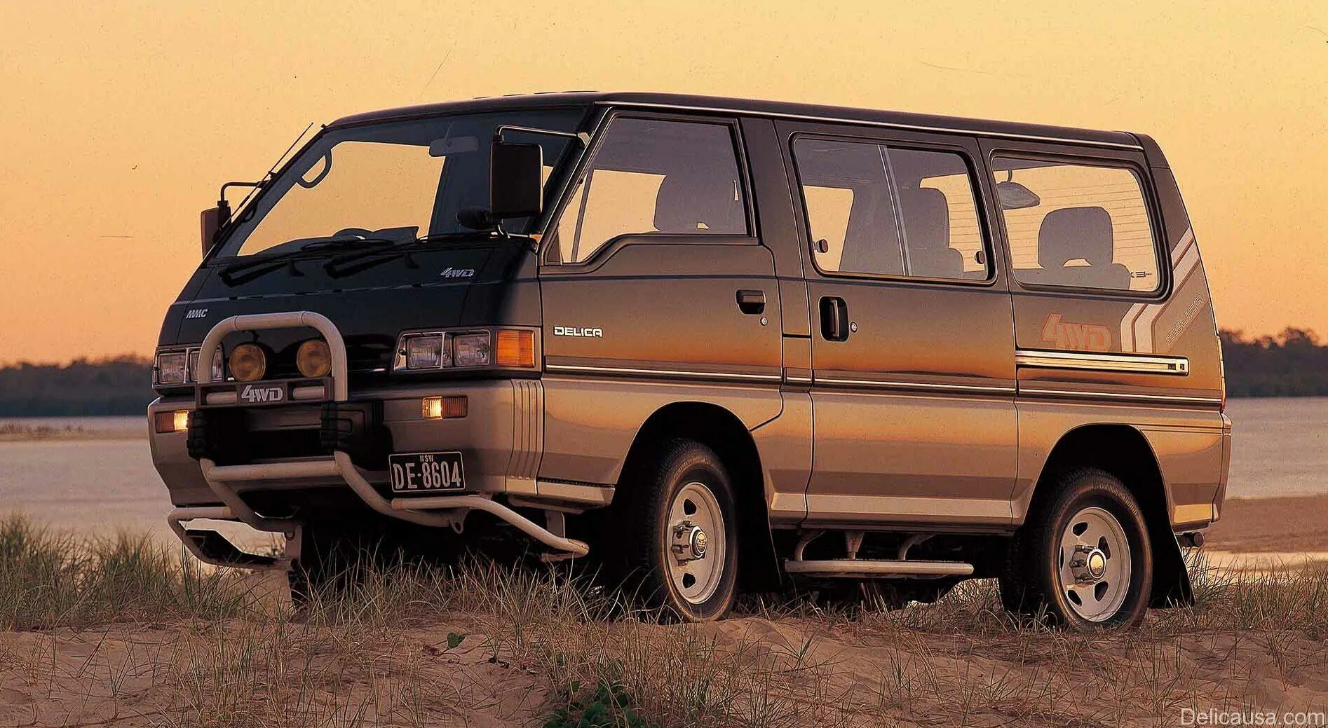 Mitsubishi delica 4x4. Мицубиси делика л 300. Mitsubishi delica 1985. 300 4wd. Mitsubishi delica l300 4wd.