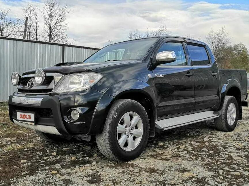 Hilux adventure. Диски литые на хайлюкс 2013. Тойота хайлюкс екатеринбург бу. Toyota hilux 2014 2. Hilux 2010 года.