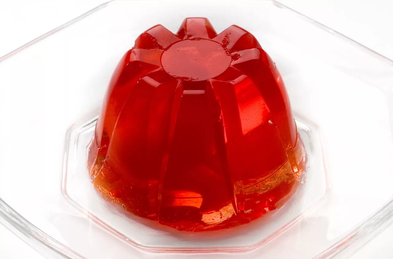 Десерт из желе. Малиновое желе. Слоеное желе. Креманки для желе. Желе больница.