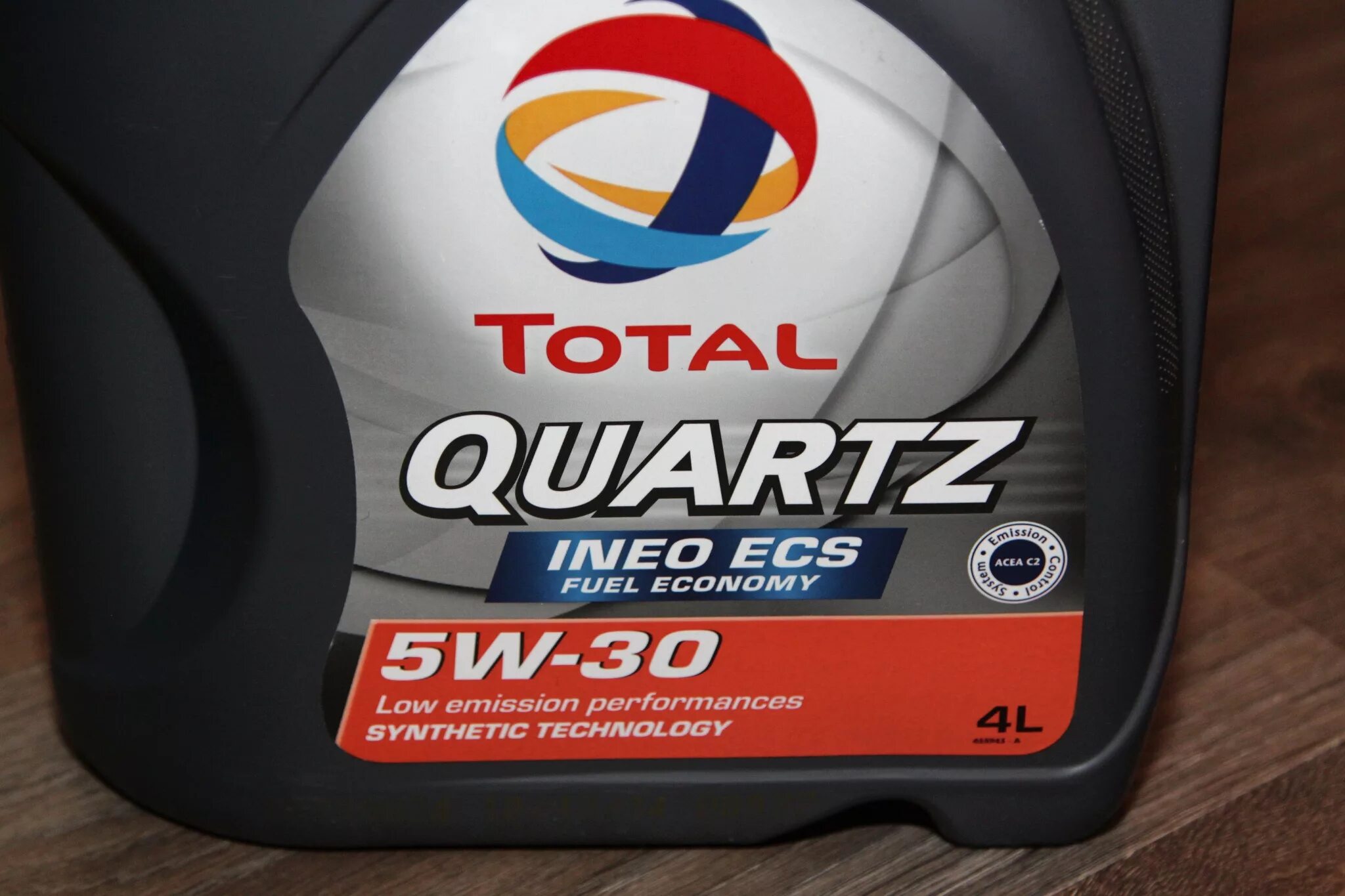 Масло тотал ecs. Тотал Quartz 5w30 ineo. Масло тотал 5w30 ineo ECS. Масло моторное total Quartz ineo ECS 5w-30. Quartz ineo ECS 5w-30.