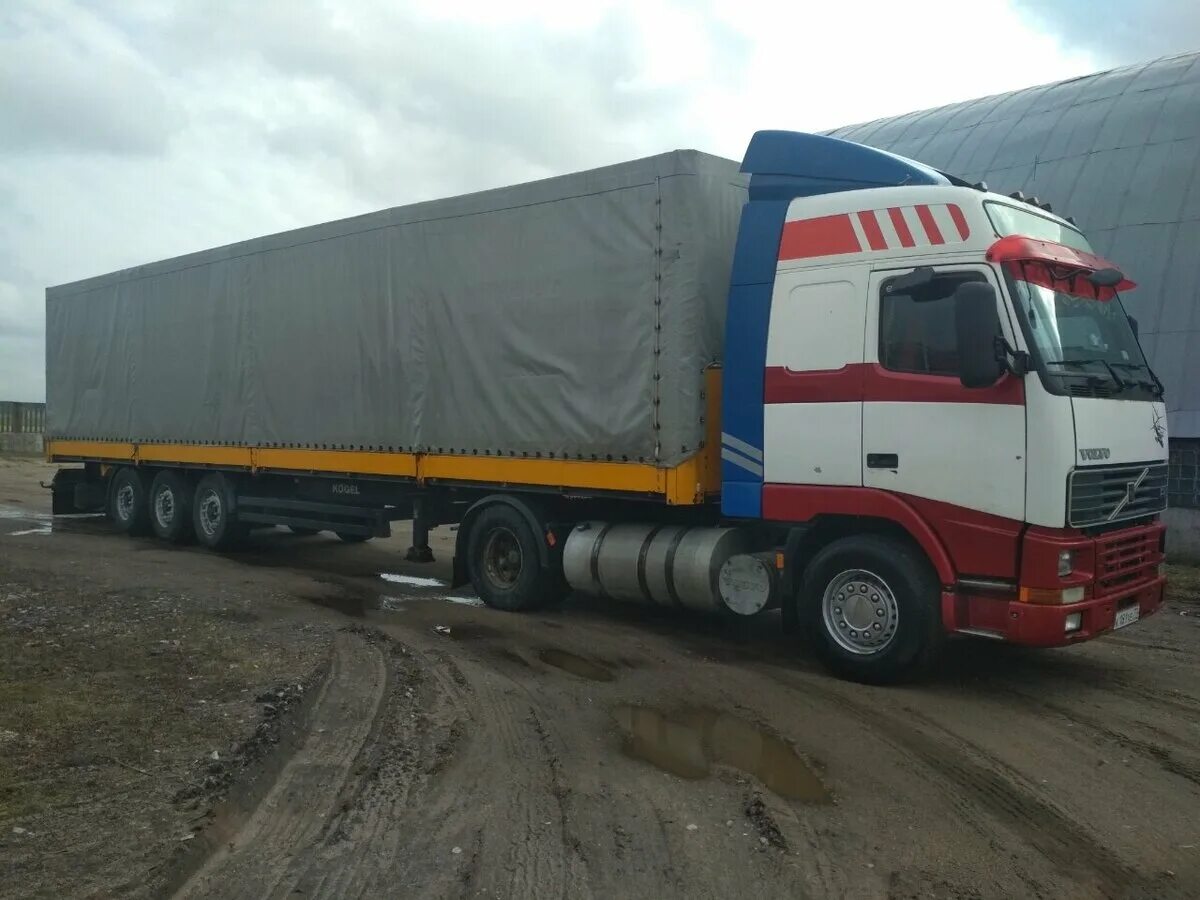 Куплю сцепку б у. Volvo FH 12 2008 шаланда. Сцепка Вольво 1:50. Вольво сцепка 2022. Низкорамная Вольво сцепка.