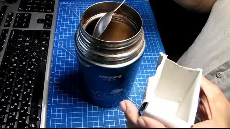 Сломанный термос. Отмыть термос. Очистить термос из нержавейки. Термос внутри. Термос от накипи чая.