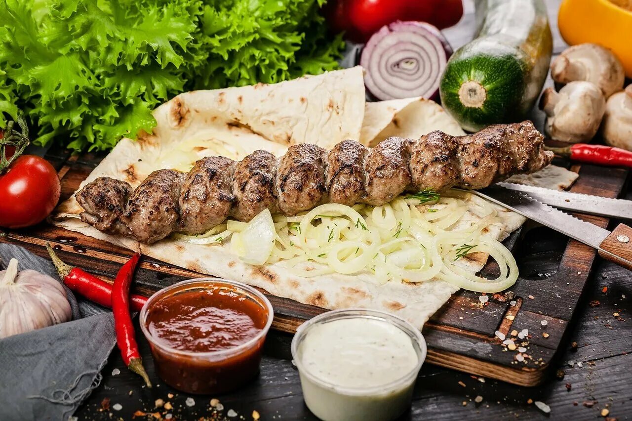 Шашлык от бельковича. Самаркандский тандыр кабоб. шашлык оромо люля кебаб. урама шашлык узбекский. хоровац кебаб.
