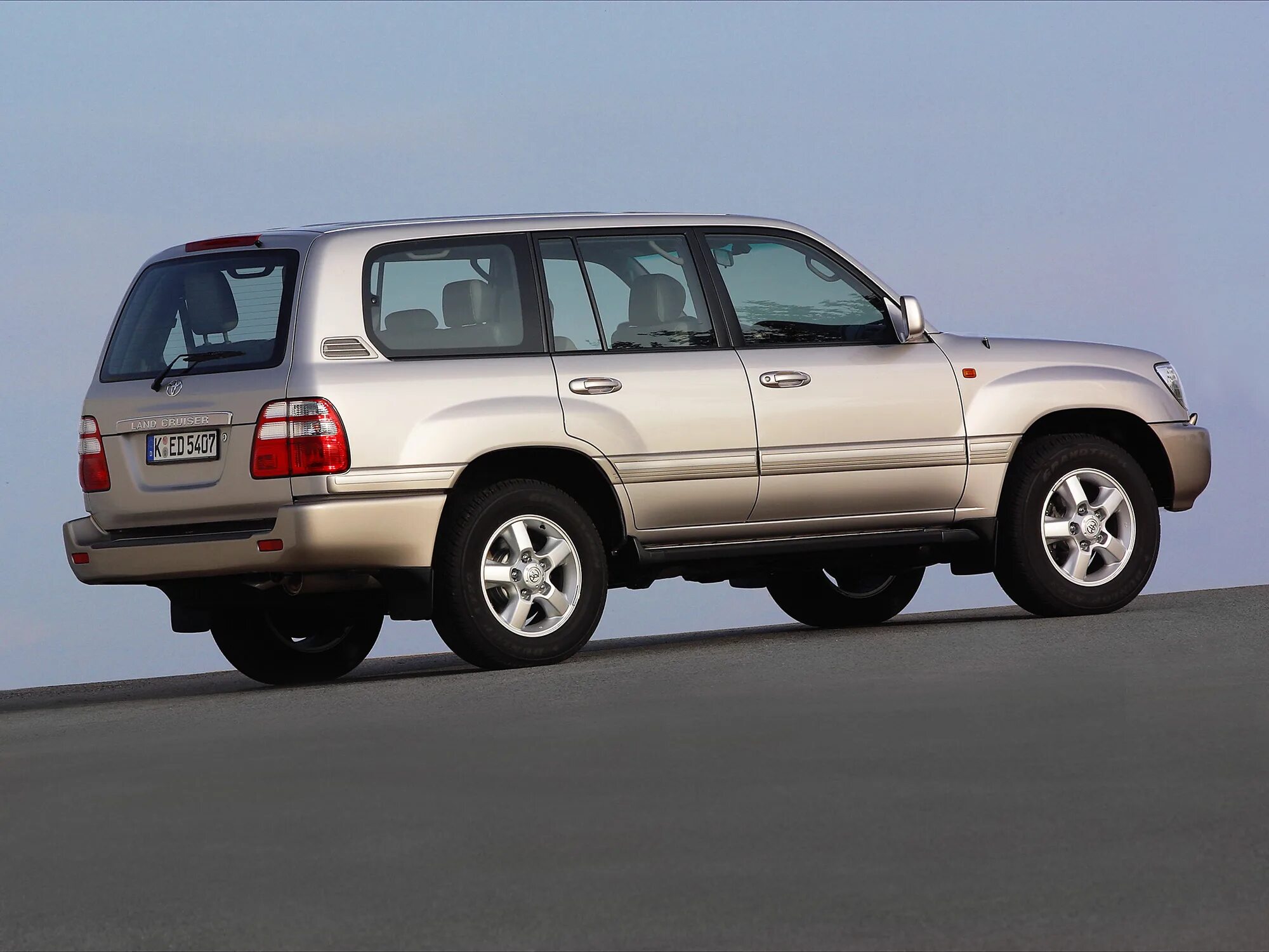 Toyota land cruiser 100 vx. Toyota land cruiser 100 2002. Ленд крузер 2002 года выпуска. Toyota land cruiser 100 2003. Ленд крузер 100 2002 год.